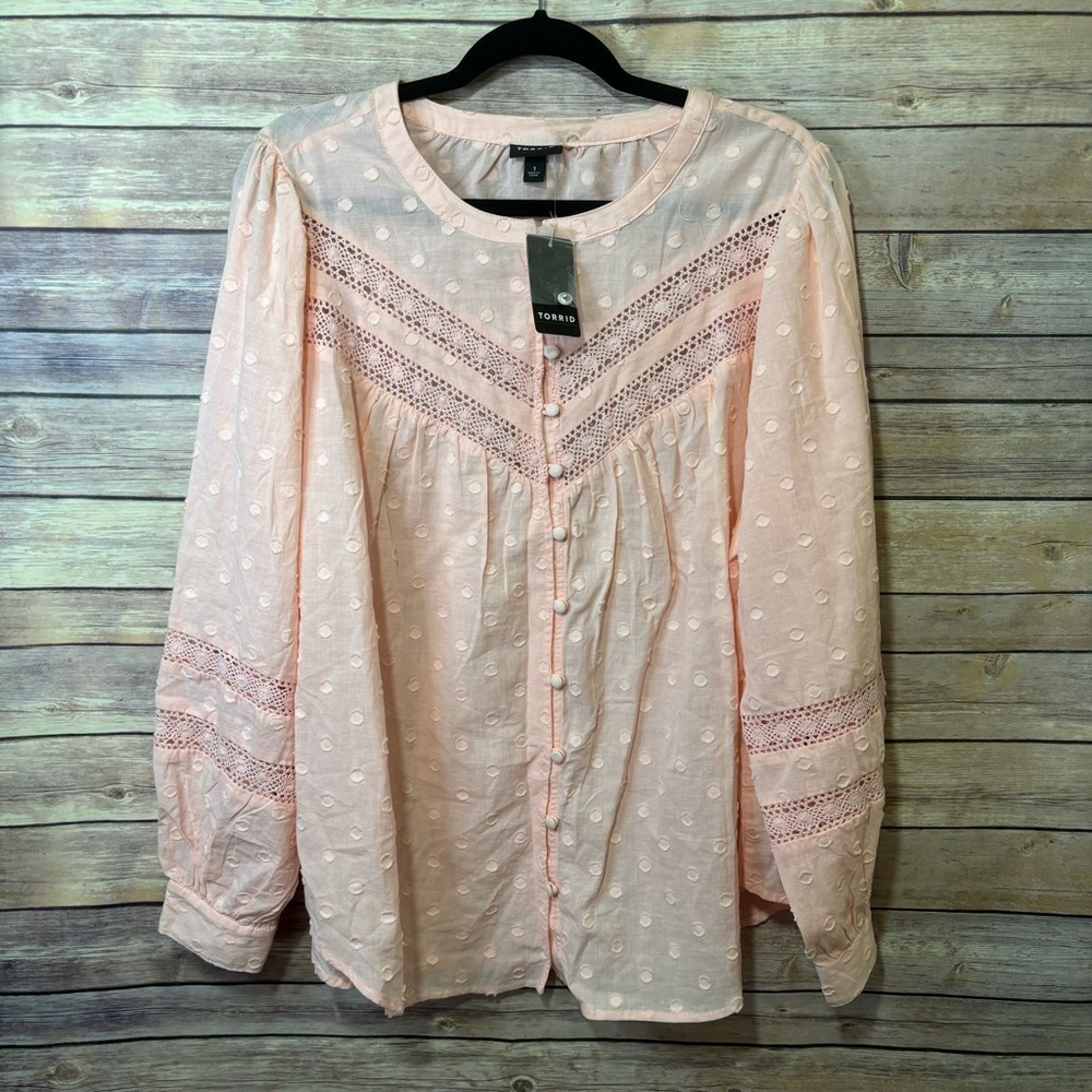 NWT Torrid Peach Button Front Blouse Size 1X G1
